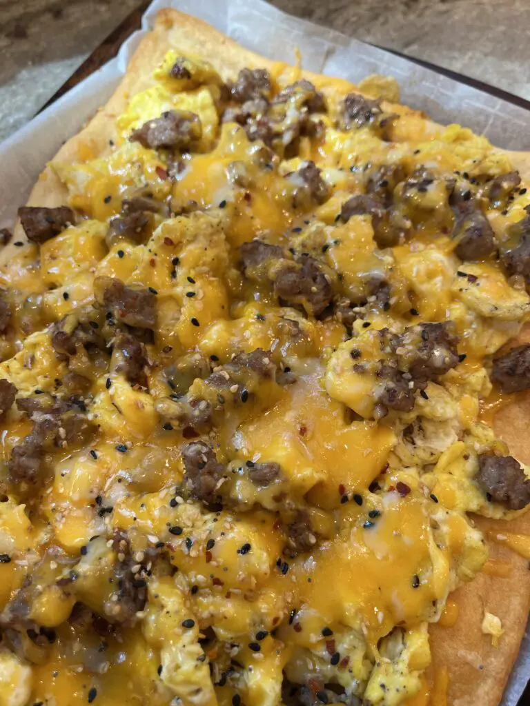 finished sheet pan breakfast pizza