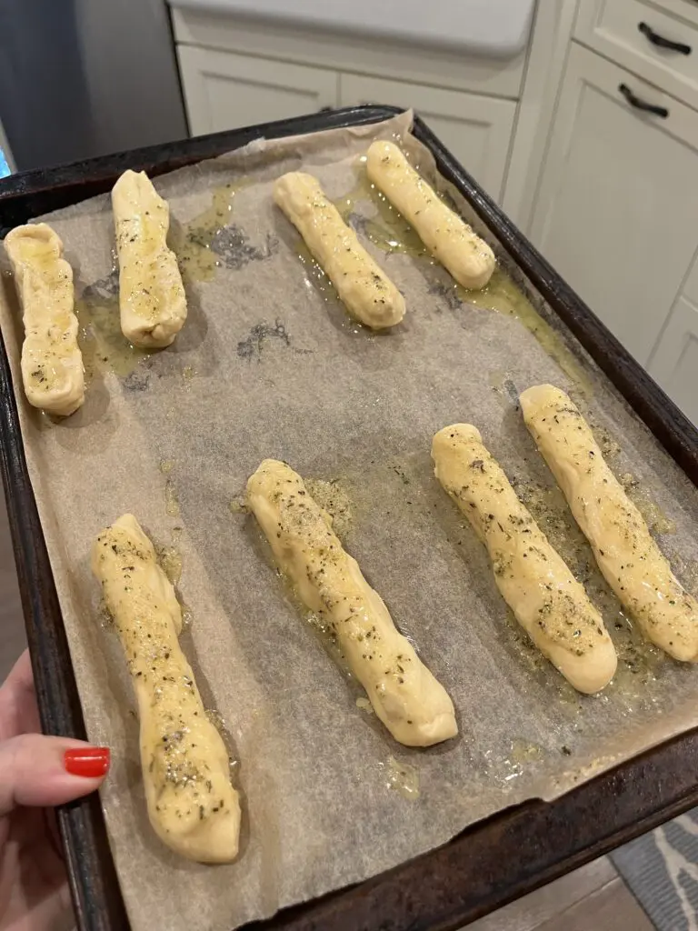garlic butter on bread sticks