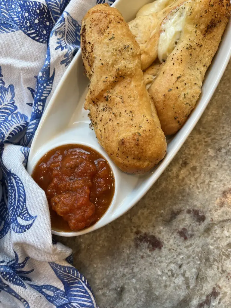 bread sticks with dipping sauce