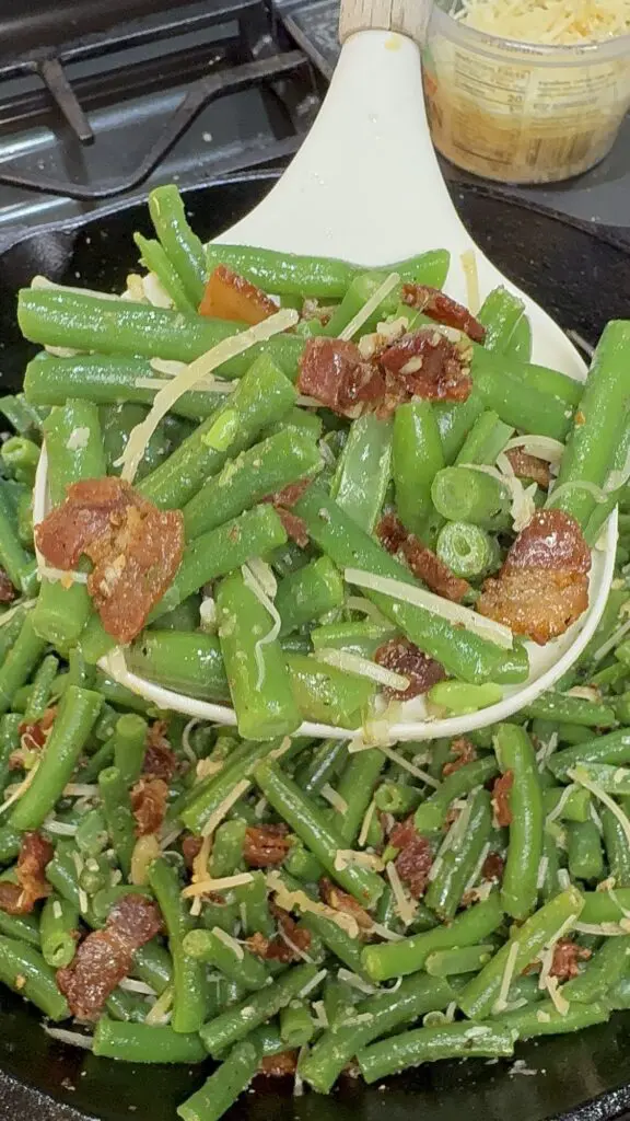 green beans with bacon in cast iron skillet
