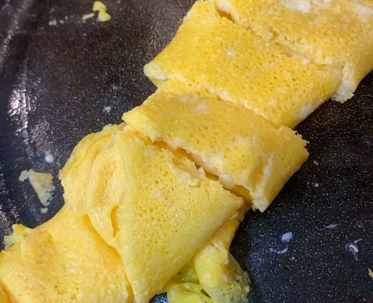 french omelette in pan