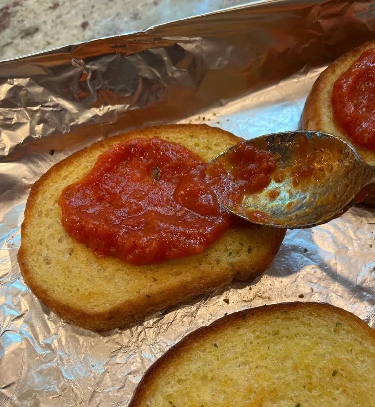 tomato sauce goin on toast