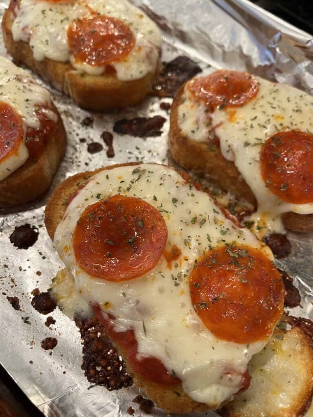 cooked pepperoni pizza texas toast