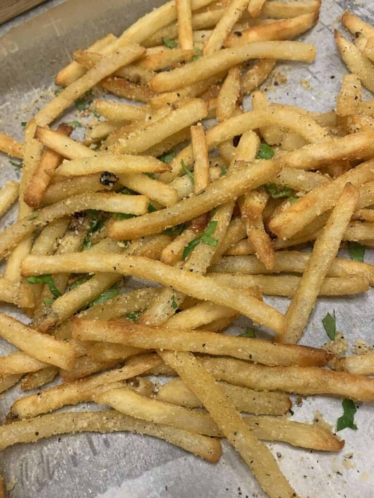 finished garlic parmesan fries