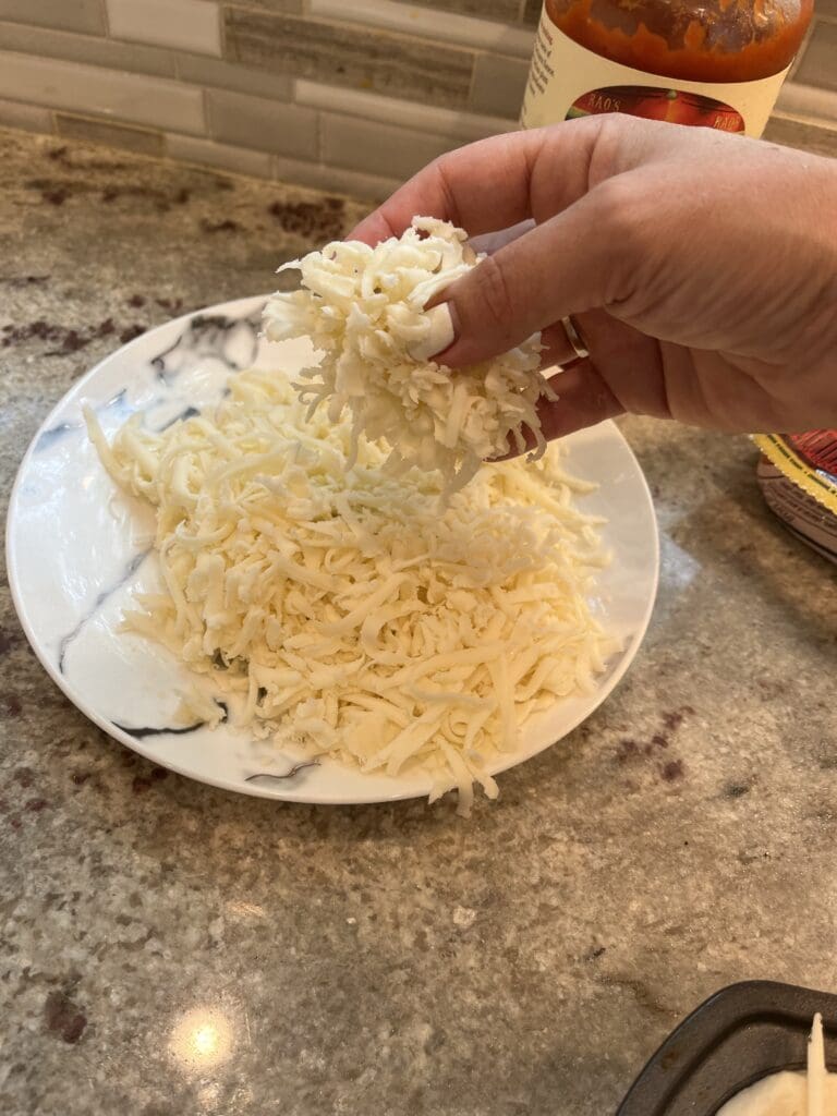 shredded mozzarella cheese 