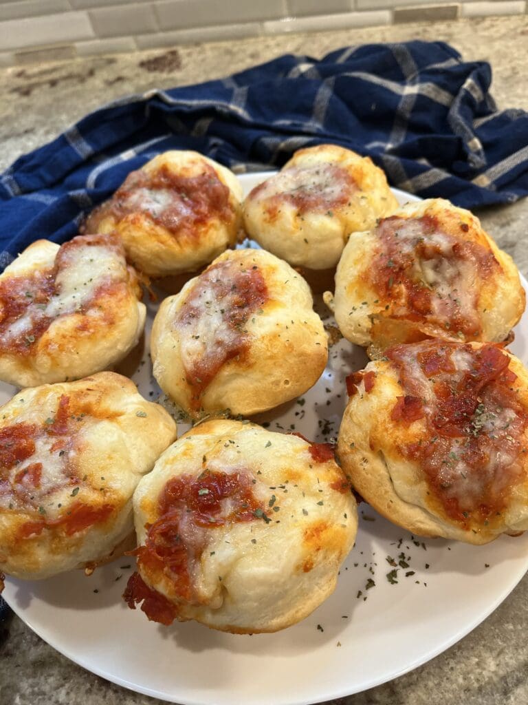 plated pizza cupcakes