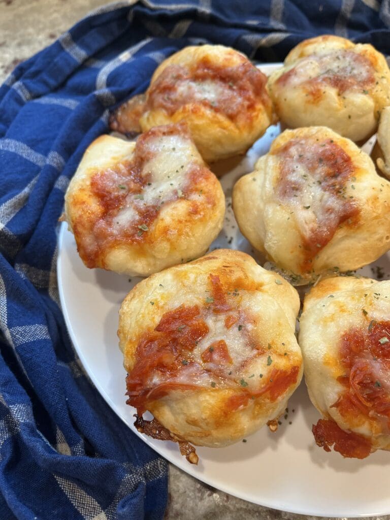 plated pizza cupcakes 