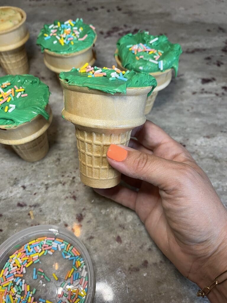 green icing ice cream cone cupcakes