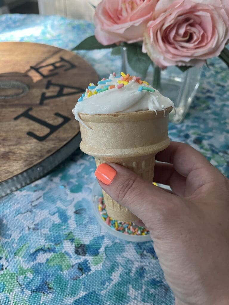 white icing ice cream cone cupcakes