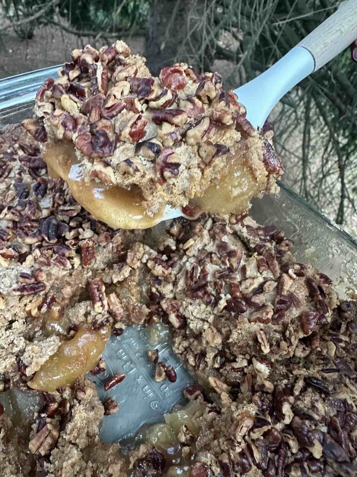finished caramel apple dump cake