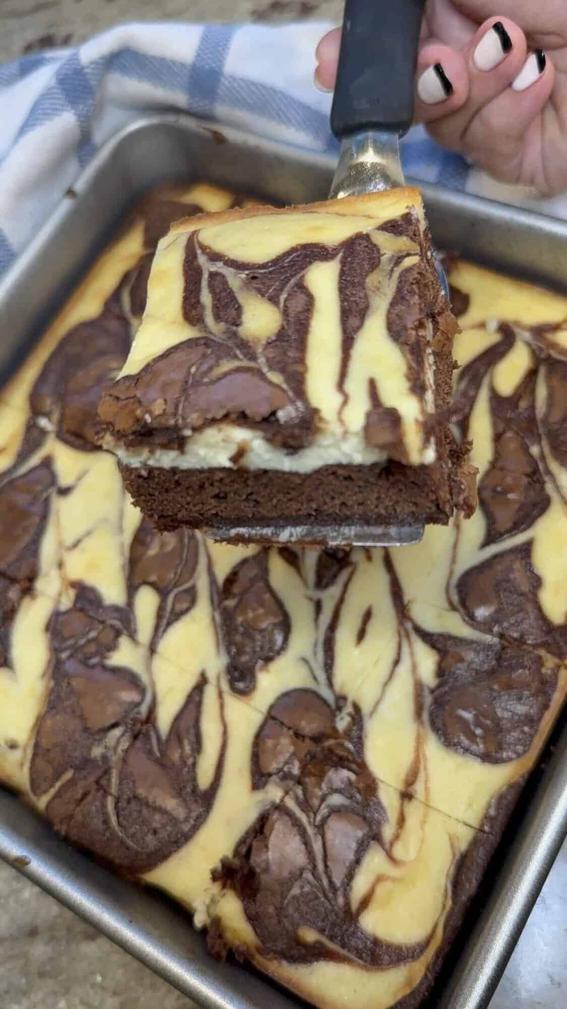 finished cheesecake brownies
