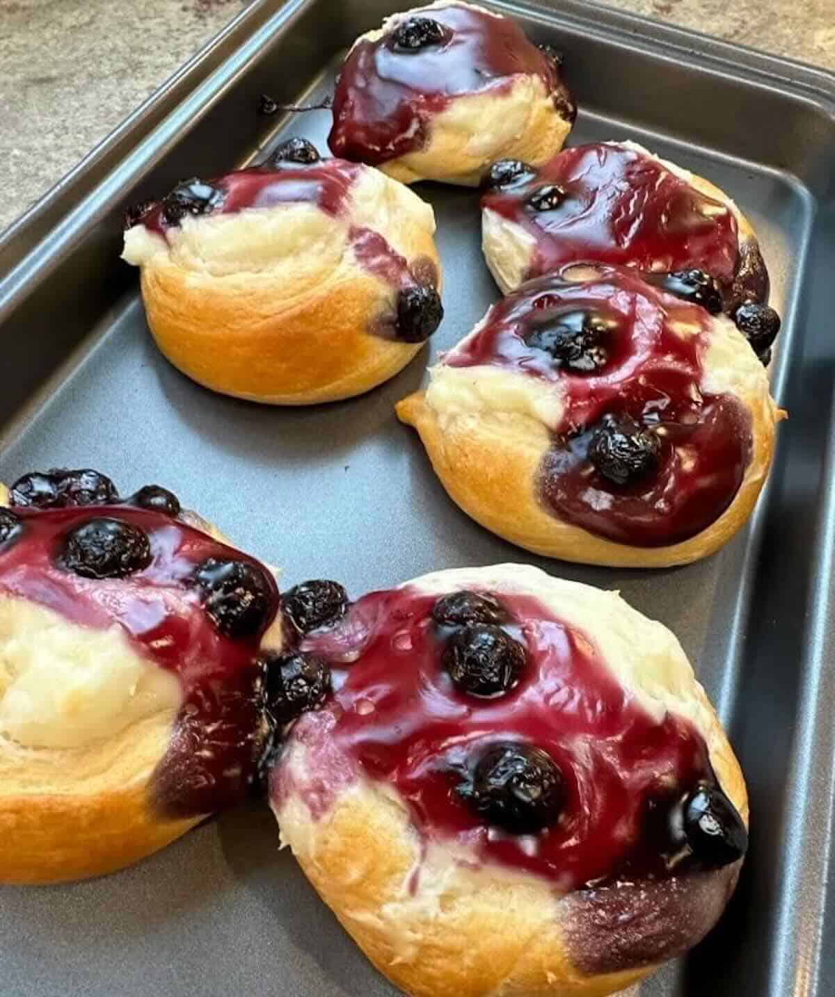 finished 4 ingredient danish