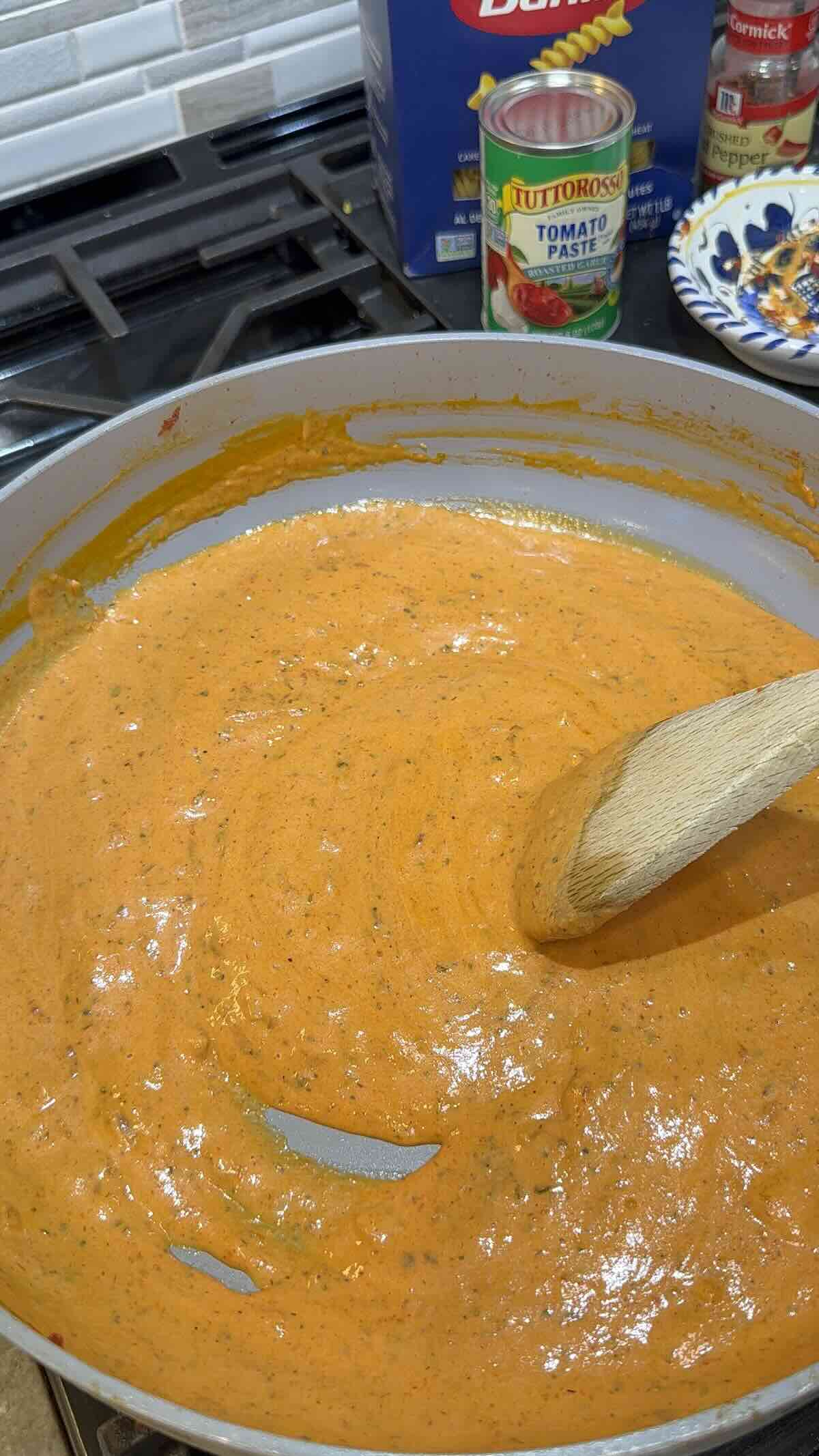 gigi hadid vodka sauce in skillet